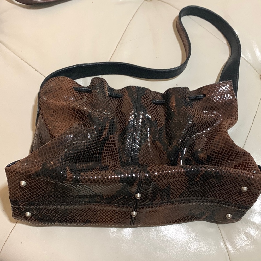 Classy Leather Shoulderbag